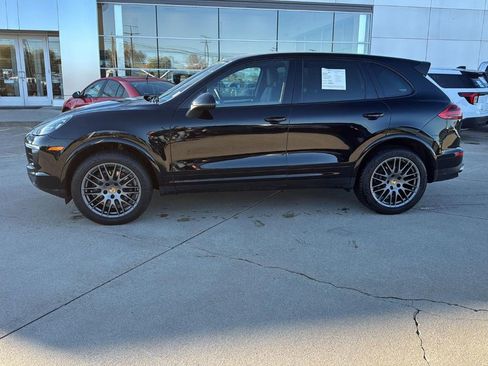 Used 2018 Porsche Cayenne Platinum Edition w/ Premium Package Plus image 2