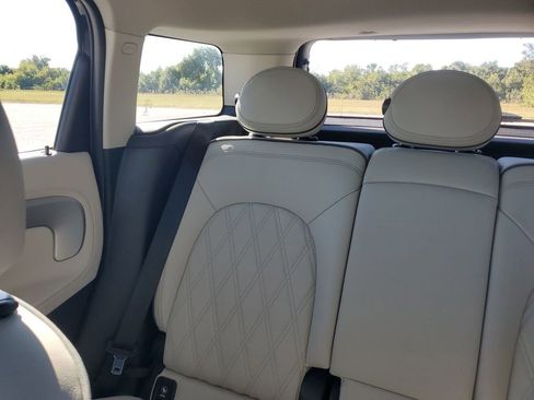 Used 2023 MINI Cooper Countryman S w/ Signature Upholstery Package image 12