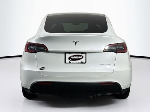 Used 2023 Tesla Model Y Long Range image 10