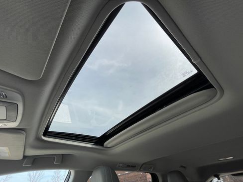 Used 2024 Toyota Sienna XLE image 30