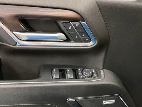 Used 2024 GMC Sierra 2500 SLT w/ SLT Premium Package image 40