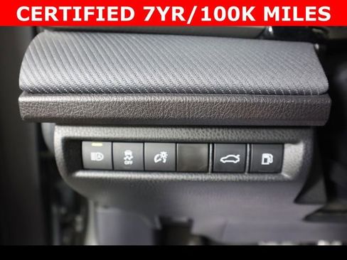 Used 2025 Toyota Camry SE FWD image 19