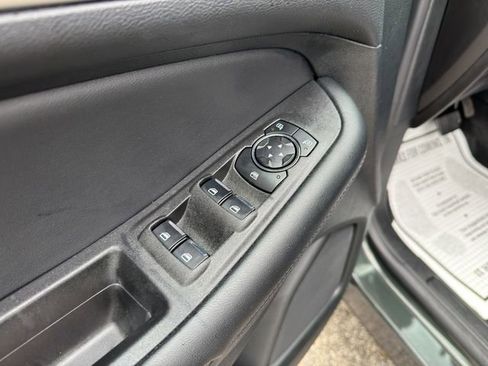 Used 2023 Ford Edge SEL w/ Convenience Package image 16