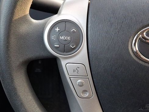 Used 2014 Toyota Prius Three image 21