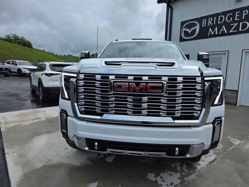 Used 2026 GMC Sierra 2500 Denali w/ Technology Package AWD/4WD image 2