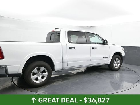 Used 2025 RAM 1500 Big Horn AWD/4WD image 4