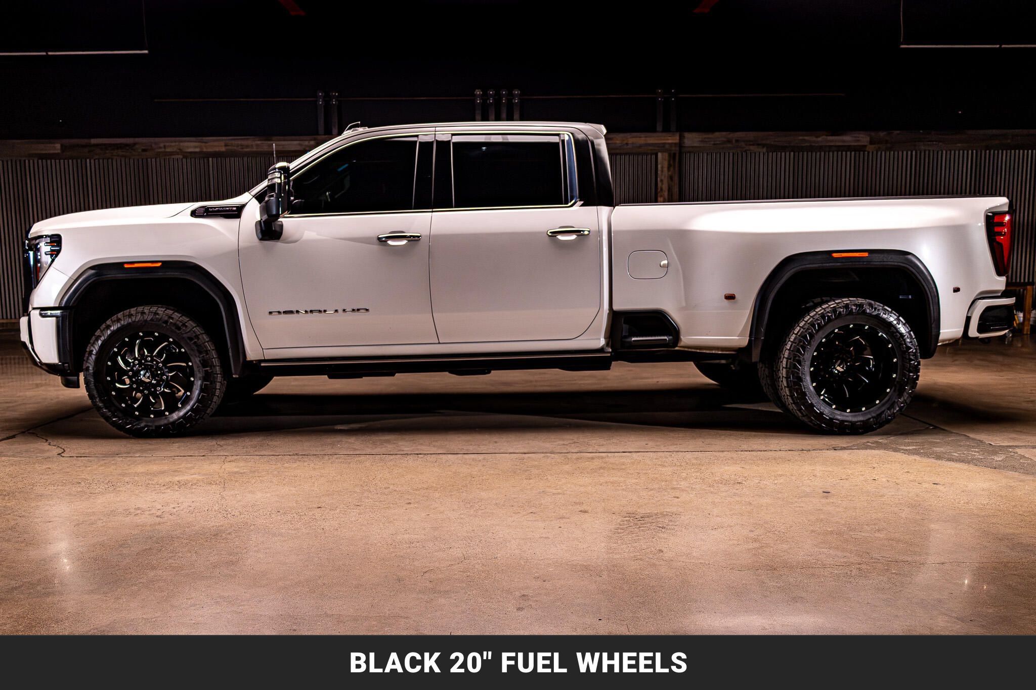 Used 2024 GMC Sierra 3500 Denali Ultimate AWD/4WD image 5