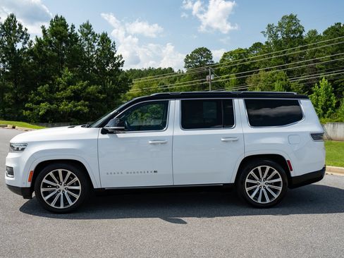 Used 2023 Jeep Grand Wagoneer Series II AWD/4WD image 5