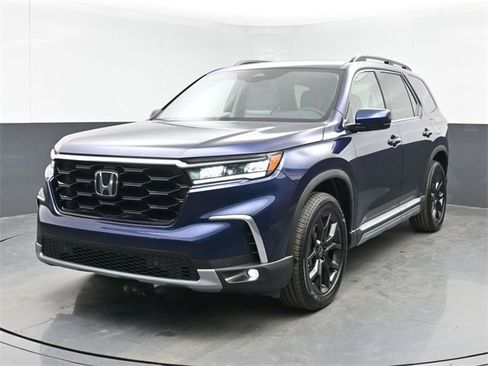 New 2025 Honda Pilot Touring image 5