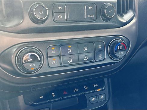 Used 2022 GMC Canyon AT4 image 15