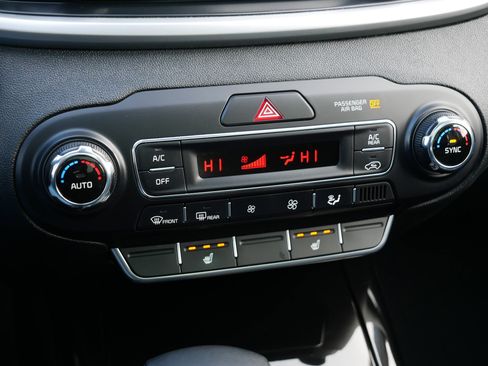 Used 2020 Kia Sorento SX image 23