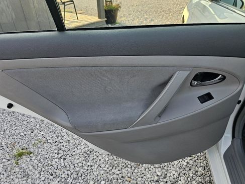 Used 2007 Toyota Camry LE image 18