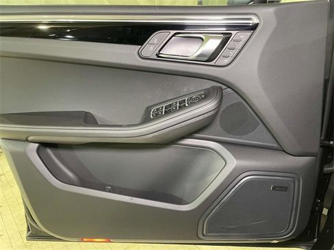 New 2026 Porsche Macan Turbo image 38