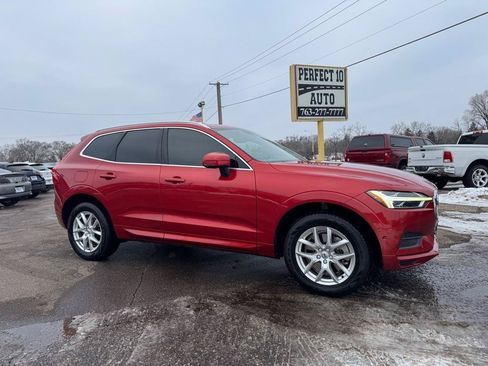 Used 2019 Volvo XC60 T5 Momentum w/ Protection Package Premier AWD/4WD image 3