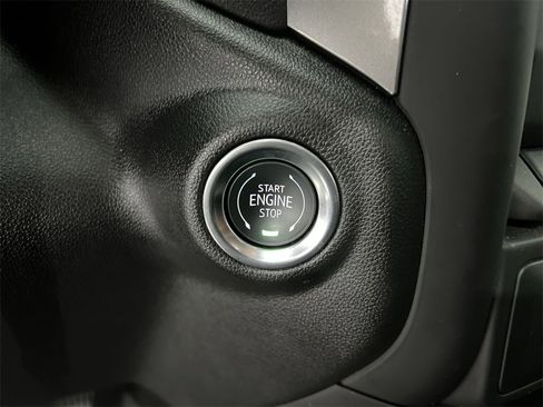 Used 2025 Chevrolet Silverado 1500 Custom image 16