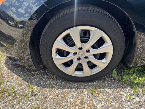 Used 2025 Toyota Corolla LE FWD image 29
