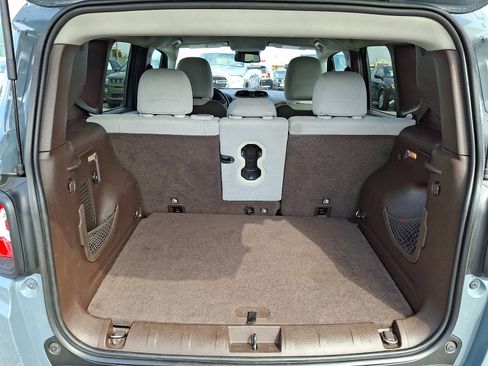 Used 2017 Jeep Renegade Latitude w/ Popular Equipment Group image 28