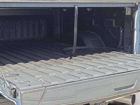 Used 2025 GMC Sierra 2500 AT4X AWD/4WD image 18