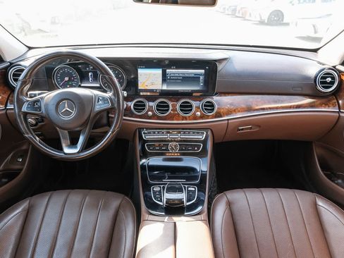 Used 2018 Mercedes-Benz E 300 image 13