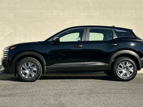 Used 2025 Nissan Kicks S image 7