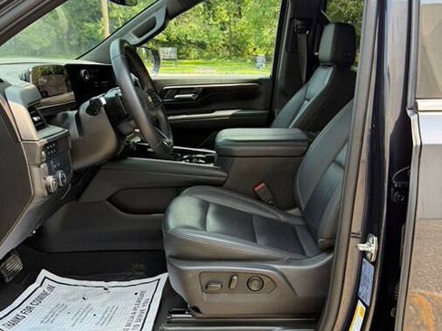 Used 2025 Chevrolet Tahoe LT RWD image 36