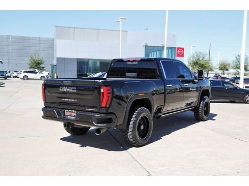 Used 2024 GMC Sierra 2500 Denali Ultimate image 5
