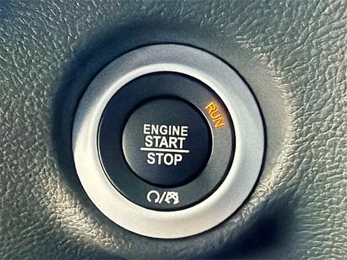 Used 2022 Chrysler Pacifica Pinnacle image 40