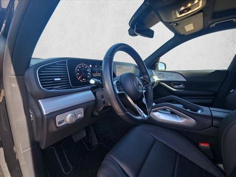 Used 2025 Mercedes-Benz GLS 450 4MATIC image 9