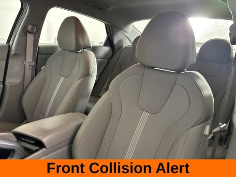 Used 2025 Hyundai Elantra SE FWD image 11