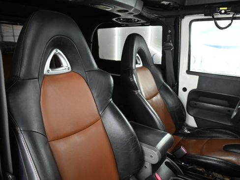 Used 2009 Jeep Wrangler X AWD/4WD image 23