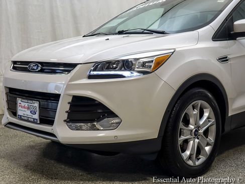 Used 2016 Ford Escape Titanium w/ Equipment Group 301A FWD image 3