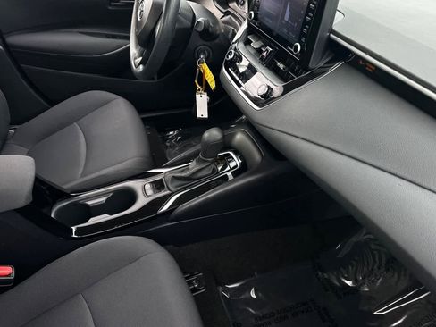 Used 2022 Toyota Corolla LE image 17