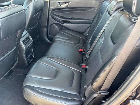 Used 2019 Ford Edge Titanium w/ Equipment Group 301A AWD/4WD image 10