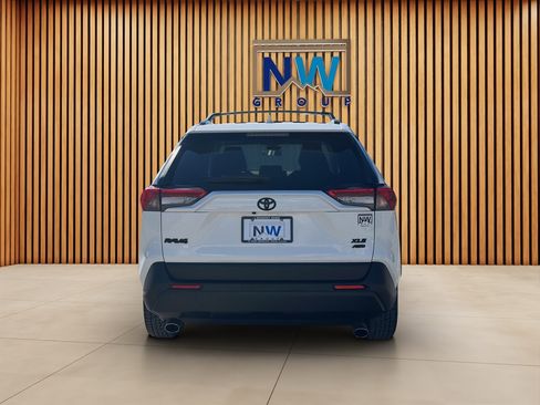 Used 2020 Toyota RAV4 XLE w/ Convenience Package image 29