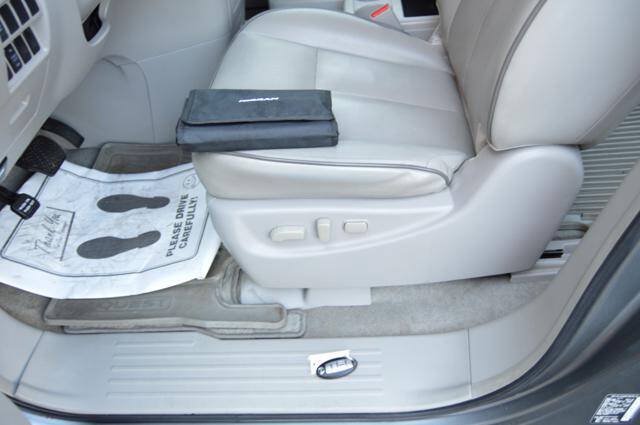 Used 2015 Nissan Quest SV w/ Leather Package FWD image 34