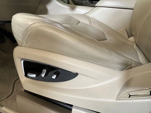 Used 2018 Cadillac Escalade Premium Luxury image 12