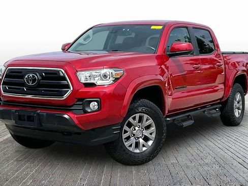 Used 2019 Toyota Tacoma SR5 AWD/4WD image 3