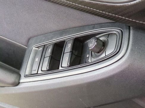 Used 2019 Subaru Crosstrek 2.0i Premium w/ Moonroof Package image 16