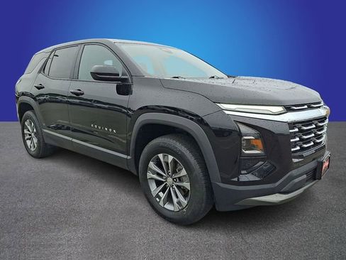 Used 2025 Chevrolet Equinox LT AWD/4WD image 3