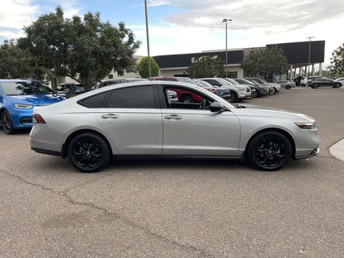 Used 2025 Honda Accord SE image 6