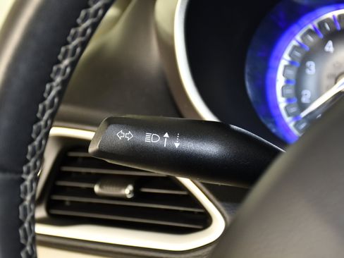 Used 2022 Chrysler Pacifica Touring-L FWD image 22