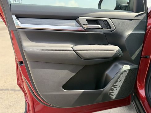 Used 2026 GMC Terrain Elevation w/ Black Edition image 8