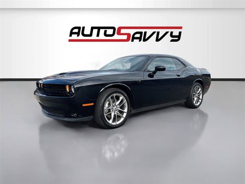 Used 2022 Dodge Challenger GT image 3