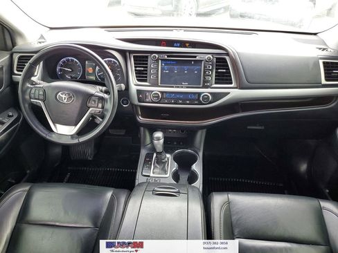 Used 2019 Toyota Highlander XLE AWD/4WD image 11