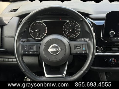 Used 2024 Nissan Pathfinder SV FWD image 20