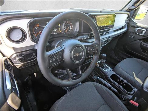Used 2024 Jeep Wrangler Unlimited Sport AWD/4WD image 10