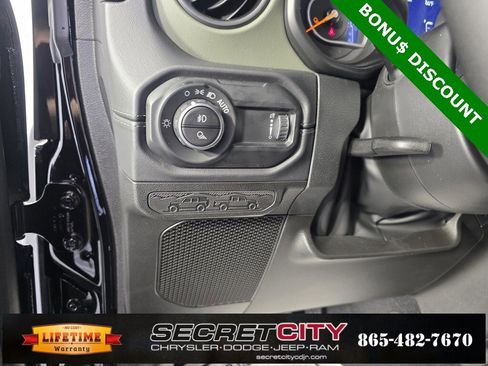 New 2025 Jeep Gladiator Mojave image 12