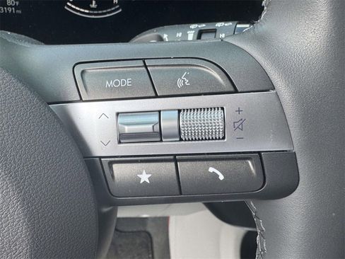 Certified 2025 Hyundai Kona SEL image 23