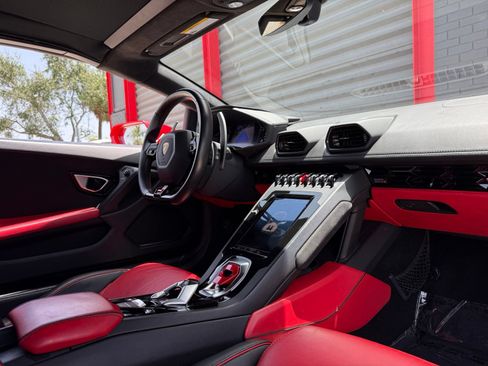 Used 2022 Lamborghini Huracan EVO RWD image 36