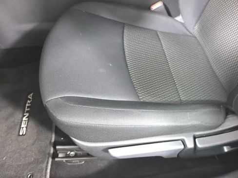 Certified 2022 Nissan Sentra S image 19